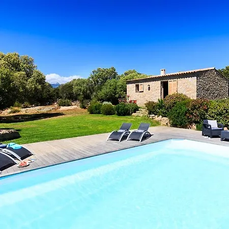 Villa La Testa Sleeps 3 Pool Air Con Figari (Corsica)