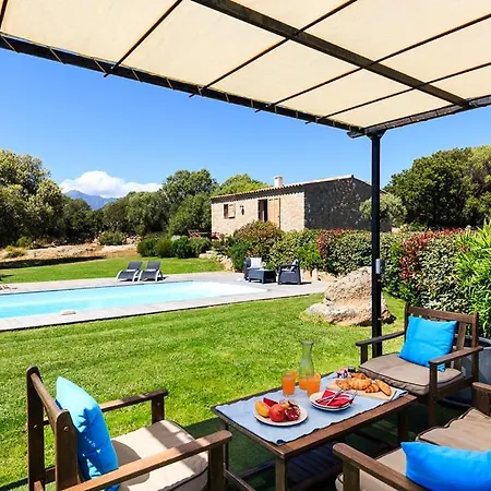 Villa La Testa Sleeps 3 Pool Air Con Figari (Corsica)