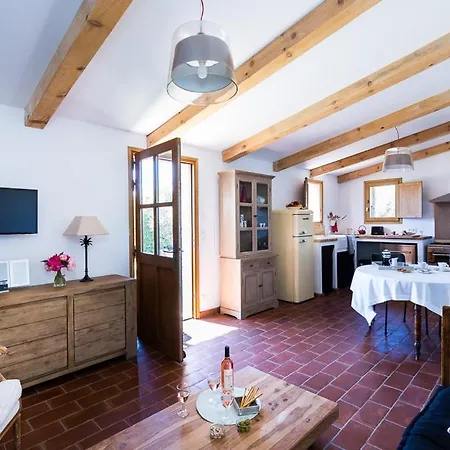 La Testa Sleeps 3 Pool Air Con Villa *